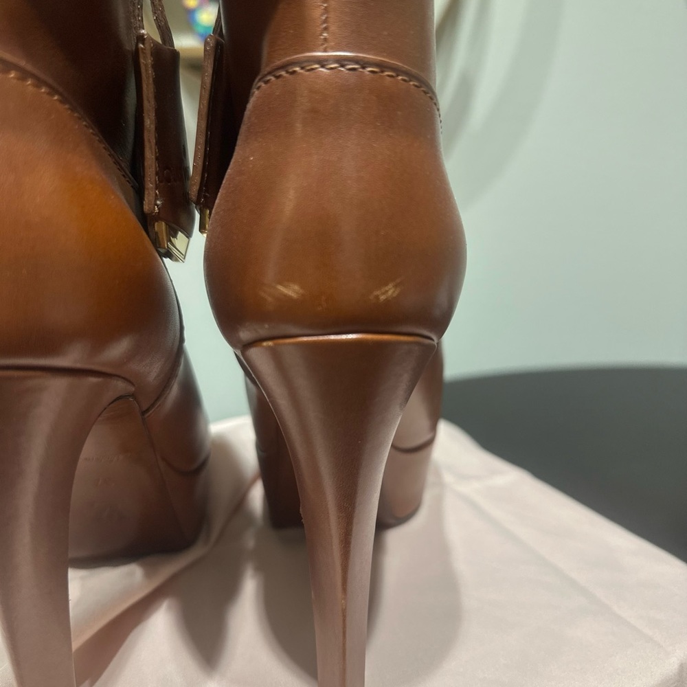 Louis Vuitton Brown Leather Platform Ankle Length Boots Size 37 - Picture 11 of 11